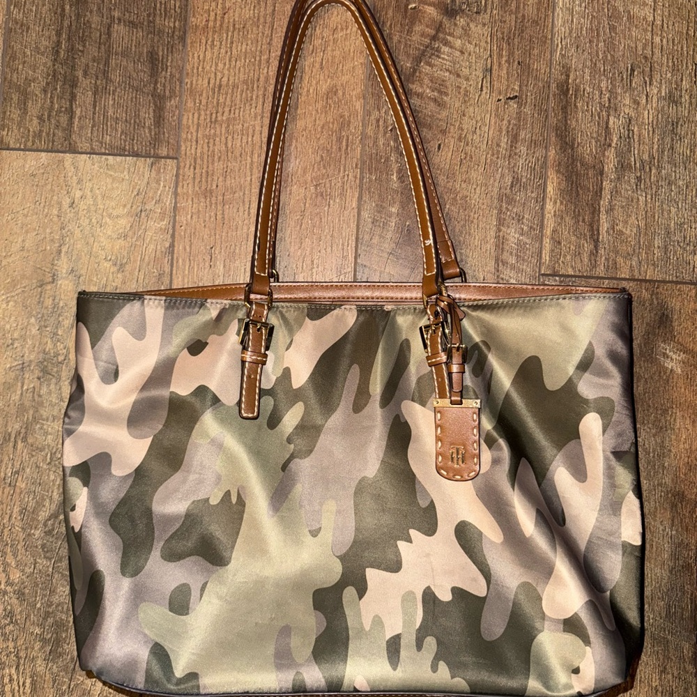 Tommy Hilfiger Camouflage Tote Bag with Brown Handles